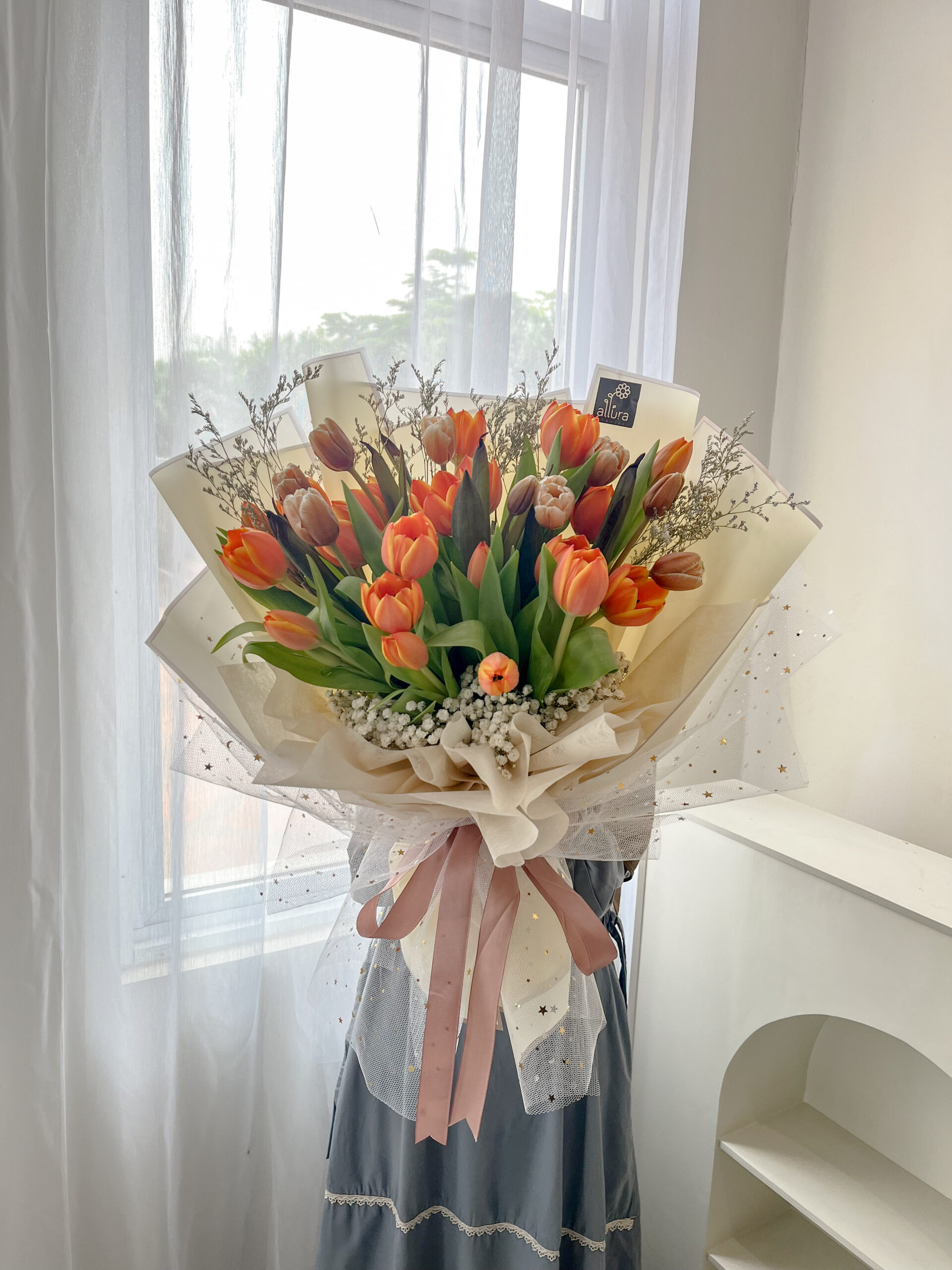 orange bouquet tulip