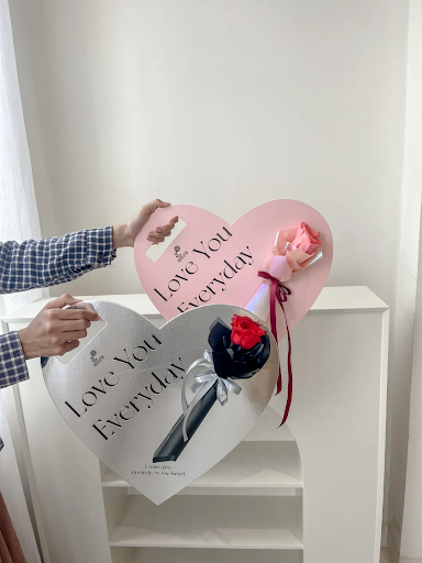 bunga mawar pink muda Love Sign Gift