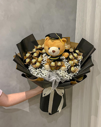 buket cokelat bisa menjadi hadiah wisuda untuk pacar