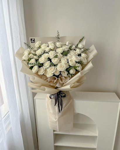 mawar putih melambangkan apa saja ya