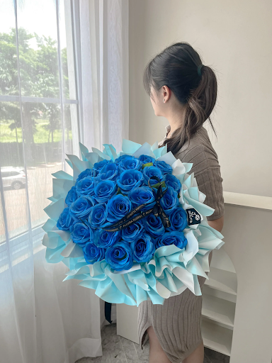 Glamour Bouquet Blue Rose menjadi buket untuk wisuda
