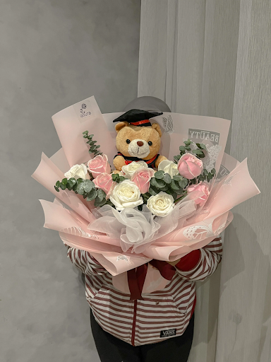 contoh buket wisuda bunga rose klasik