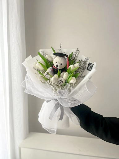 contoh buket wisuda bunga tulip belanda