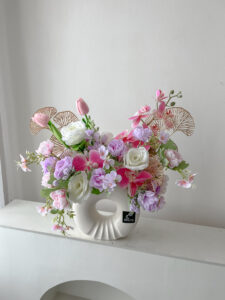 vase artifcial flowers